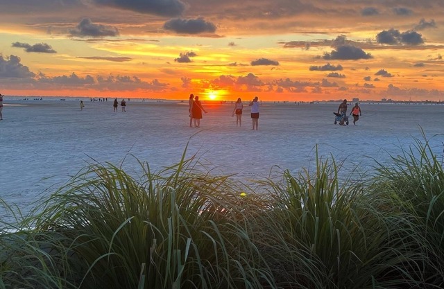 FMB-1st floor, 2 bdrm/2 bath Gulf view condo located on the South end. PARADISE!