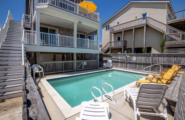 Footloose | Oceanfront | Private Pool | Nags Head