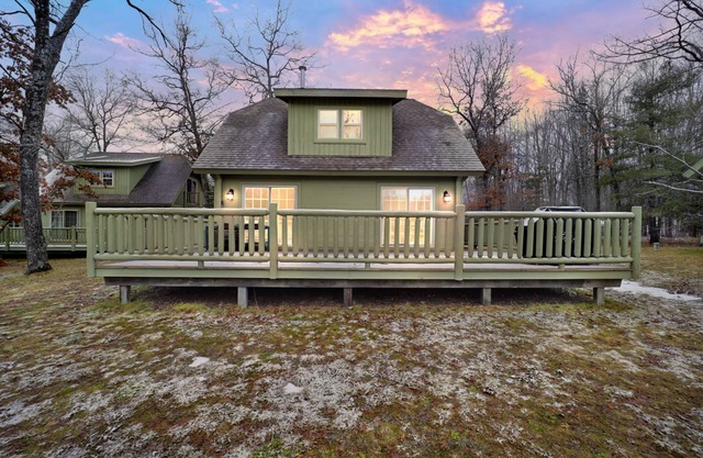Fore Seasons Cottage at Garland Resort : Your Fall Adventure Awaits with Golf and Scenic Trails