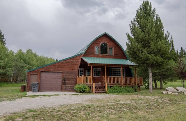 Forest Edge Retreat - Roam Property Management