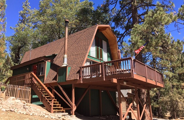 Forest getaway in Fawnskin, the quiet side of Big Bear