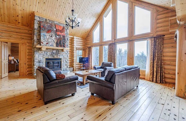 Forest Getaway, Soak in the Spa, Sauna, Fireplace