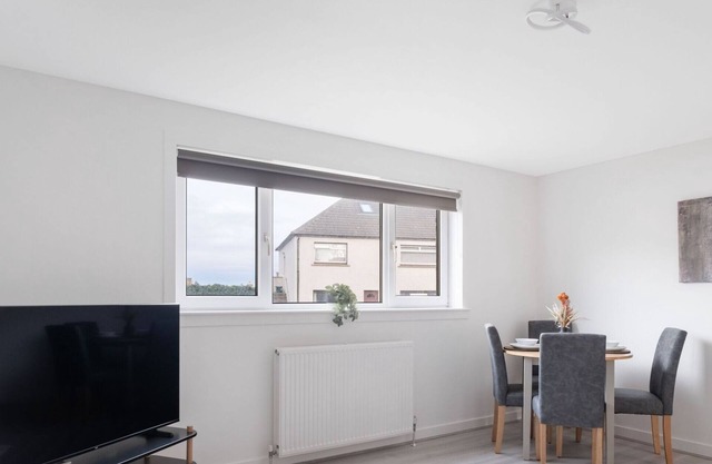 Forrest Road Stay - SJA Stays - Modern 2 Bed