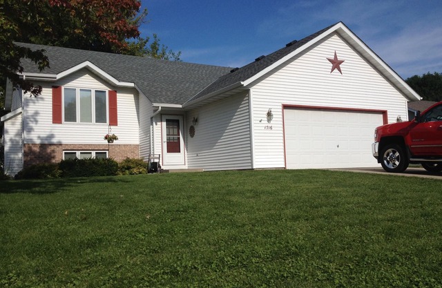 Four Bedroom, 2 Bath On Quiet Cul-De-sac