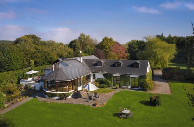 Fox House, Sleeps 8 w/Parking, 5 min to Kilmessan