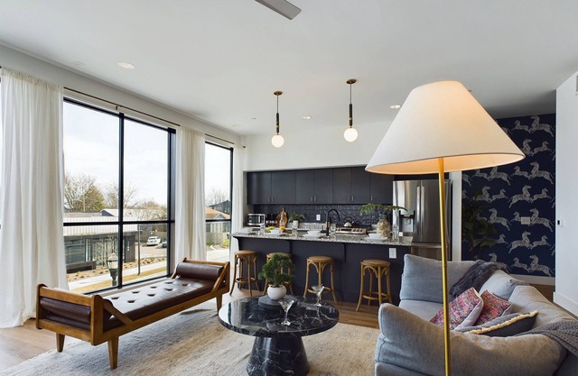 Fox Suite - Downtown Views - 12 South