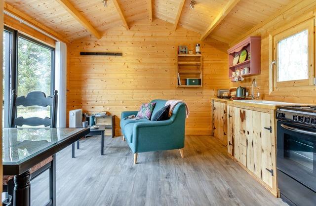 Foxglove Cabin - One Bedroom House, Sleeps 2