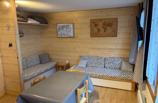 Renovated studio · Near slopes · 4 guests · Terrace · Ski locker