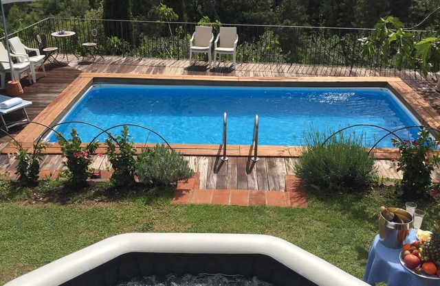 Francesca 3 Extra Suite pool and whirlpool