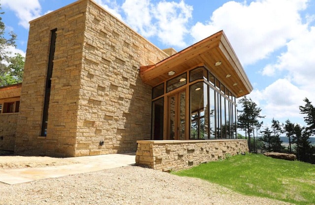 Frank Lloyd Wright · Gorgeous Views, Sweeping Valley, Amazing Sunsets