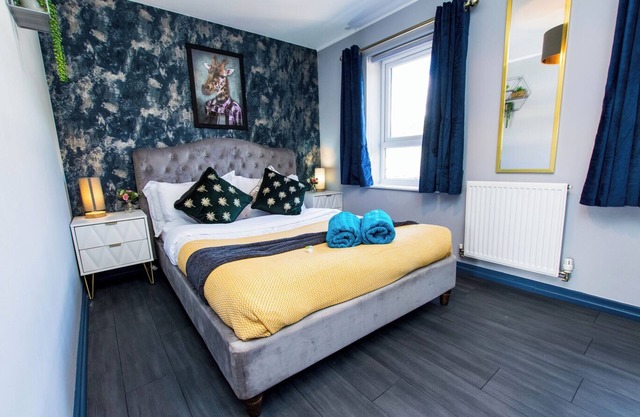 Free Parking 3 Bedroom House in Nottingham
