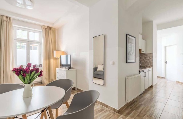 Free Parking | 417 Mbp/s Wifi | Kingsize bed