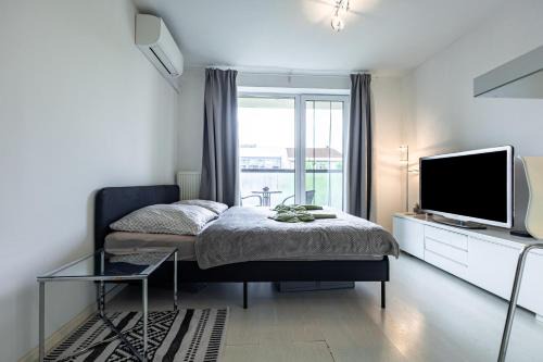 FREE PARKING - ADM New Studio, Central Location