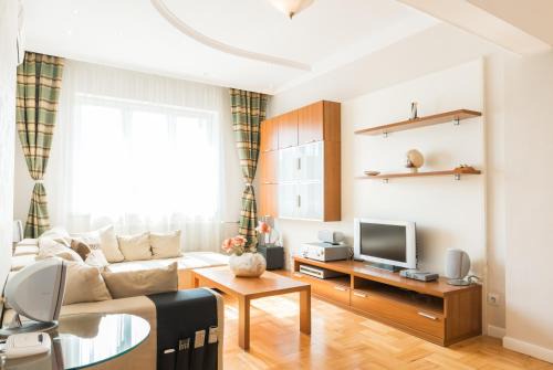 FREE PARKING Top Center Patriarh Evtimiy 2BDR ACC Apartment by SofiaLuxRentals