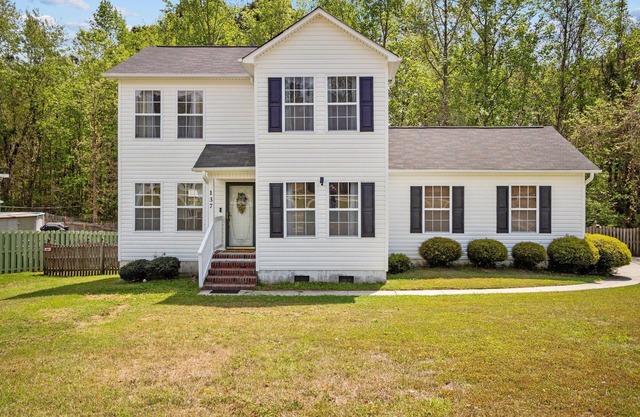 Freedom's Stay - 3-bed/2.5 Bath in Quiet Jacksonville Neighborhood. Pet Friendly