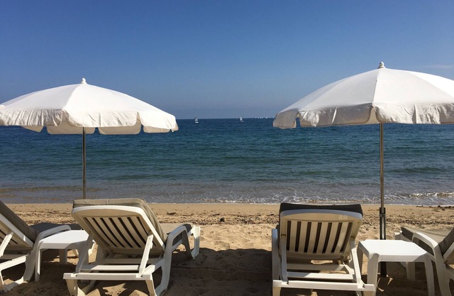 French Riviera-Sea front-sandy beach-Les Issambres- tourist accommodation 4 *