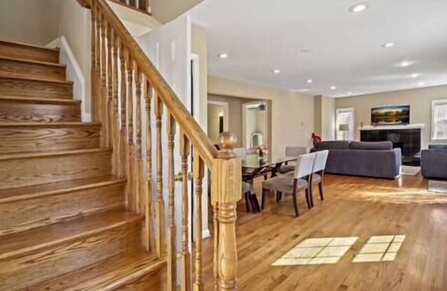 Fresh | 4 bedroom | Luxury | Center | Sunny