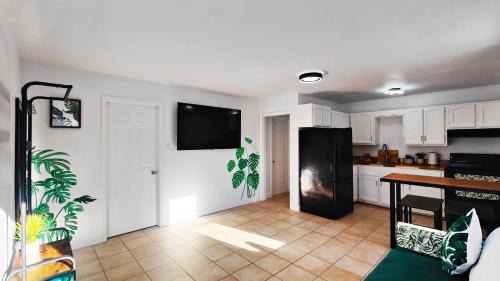 Fresh & Bright Private Suite