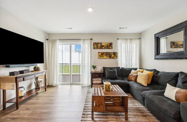 Fresh Remodeled Modern Single Family Home in N. Nashville