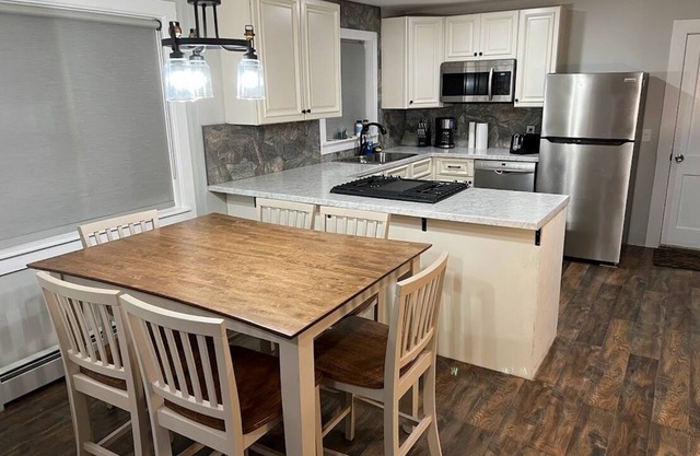 Freshly Renovated House! Walking Distance to Downtown