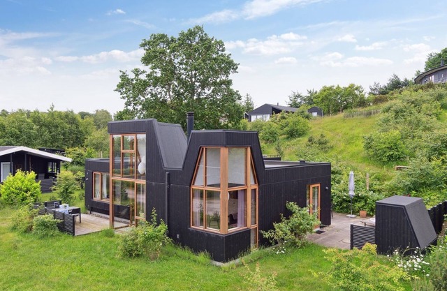 "Fritze" - 400m from the sea by Interhome