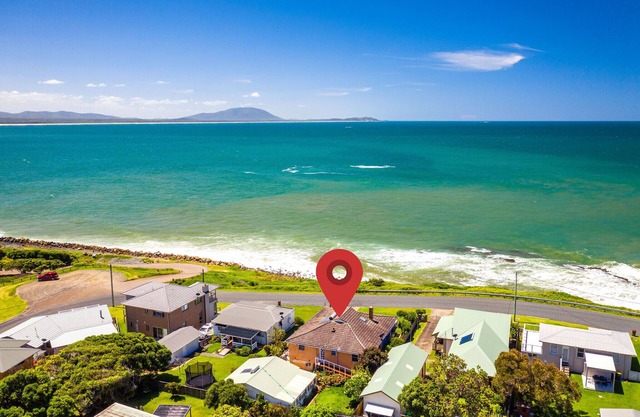 Frolic, Panoramic Coastal Vacation