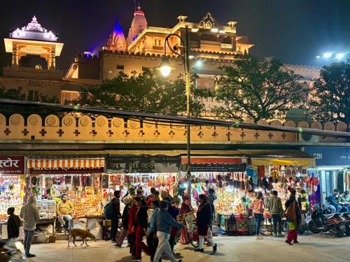Front Of JanamBhumi MATHURA - DIVINE STAY