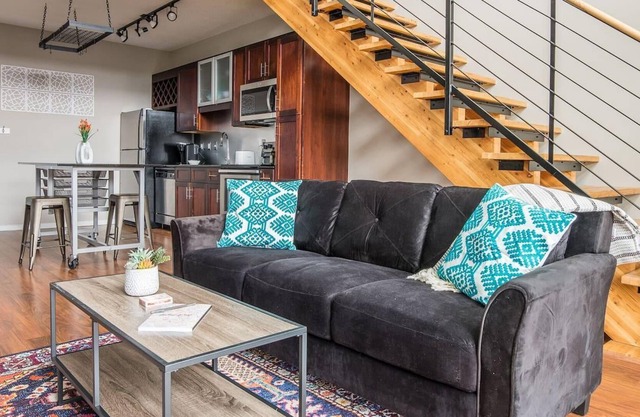 Frontdesk | Stylish + Modern 2BR in Downtown East