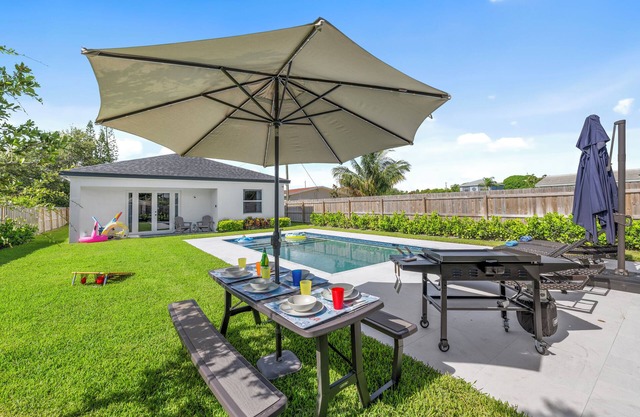 Full Kitchen ~ Heated Pool ~ Newer Build ~ Parking