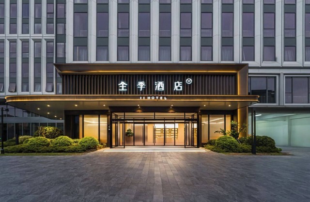 Full Season Hotel-HGH