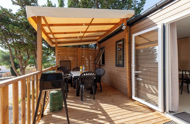 Fully equiped mobile home near the beach with shared pool and Air Conditioning