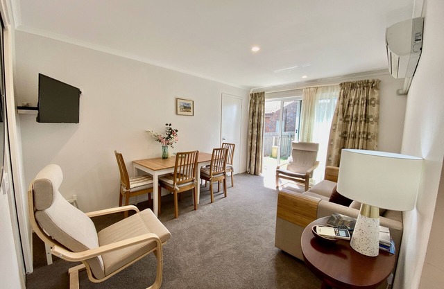Fully equipped 2 bedrooms, kitchen, bathroom