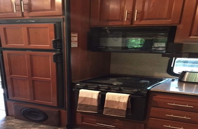 Fully Equipped 5TH Wheel Trailer in our treed RV Park - 9 miles from GNP