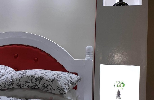 FULLY FURNISHED 2 BDR CONDO WITH UNLIMITED WIFI CABLE TV