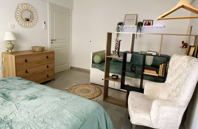 Fully renovated 2 bedroom flat , ideal for fmailies with young kids