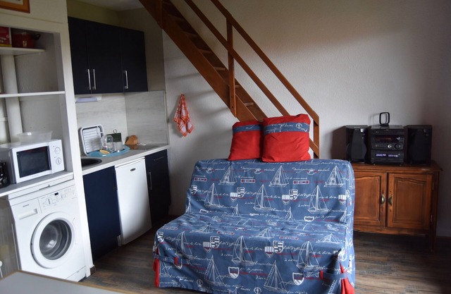 Fully renovated 4-person apartment 2 minutes from the beach