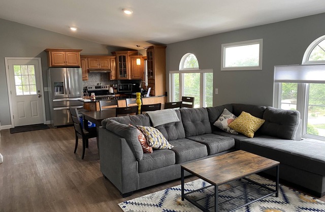 Fully Renovated Beach House Close to Pier Sleeps 10