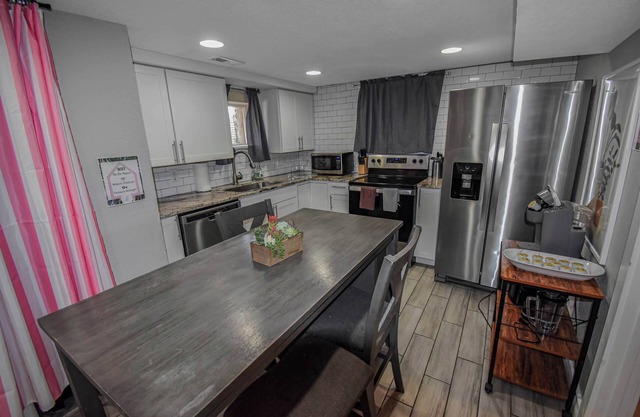 Fun and Affordable Dual Bedroom Lower Unit in Vibrant Denver