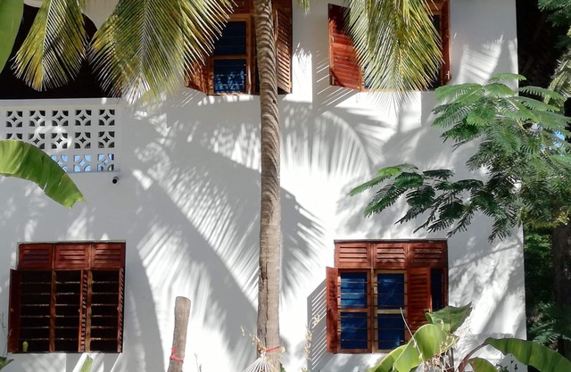 Furaha Lodge right on the white sandy beach of Jambiani