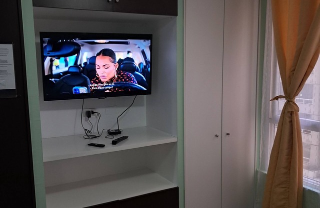 Furnished Home Studio Apartment near the subway