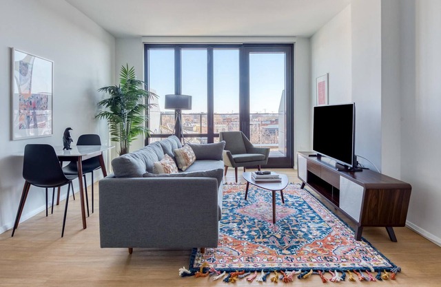 Furnished, Pet-Friendly 1 BR in Washington DC