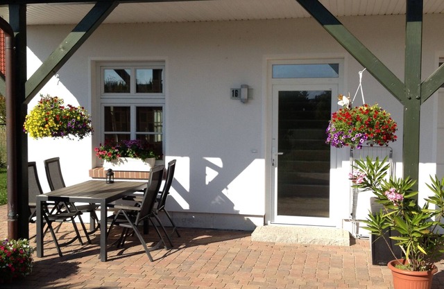 FW near Fuhlendorf south of the Bodden coast. 70sqm for 4 people idyllic location on the forest