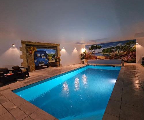 Gîte à la campagne avec piscine intérieure