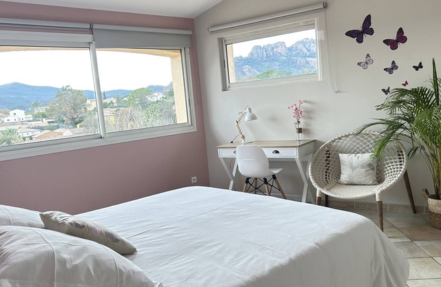 Gîte des Figuiers - Appartement Avec Piscine, Jacuzzi, Parking