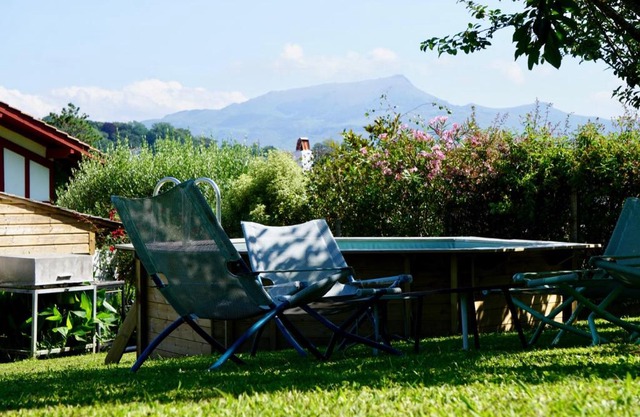 Gîte KAERU plage à pied, piscine, jardin, barbecue