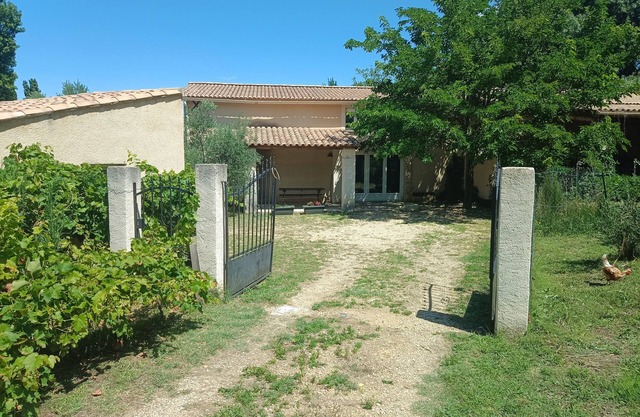Gîte "L'Olivier" LE MAS DES CHARRETTES