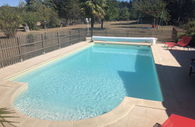 Gîte La Grange du Pech, Piscine Sécurisée Enfants