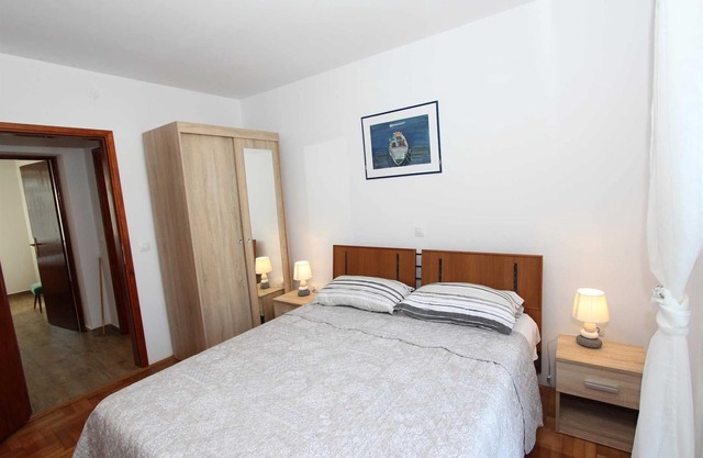 GABRIEL One-Bedroom Apartment 2