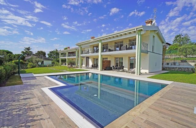 Gardaliva2: with lake view in small residence near to the lake