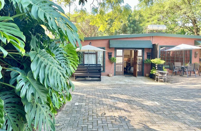 Garden Apartment close to Kruger - LoerieRoep Unit 3